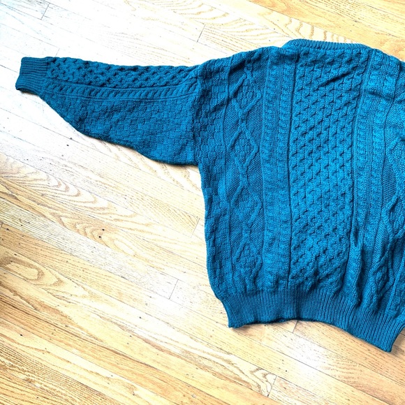 Western Island Emerald 100% Merino Wool Sweater - Picture 12 of 12